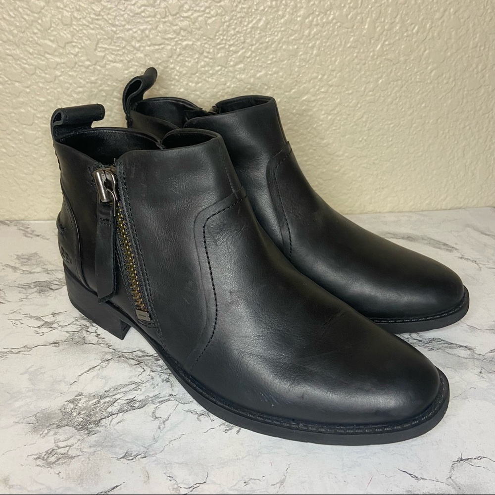 UGG Aureo II Black Leather Ankle Boots Size 6